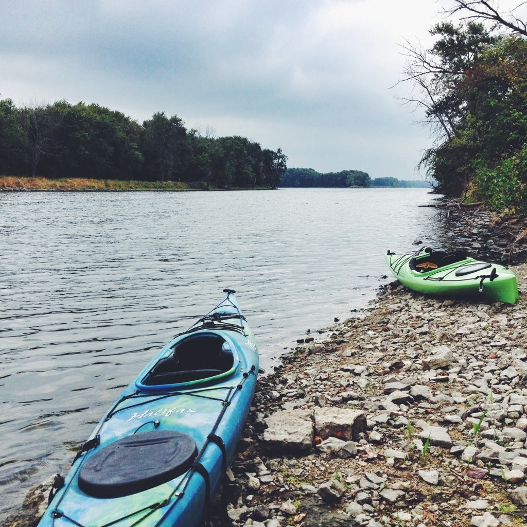 Kayaking in Illinois on the Des Plaines River - Lemont Outdoors